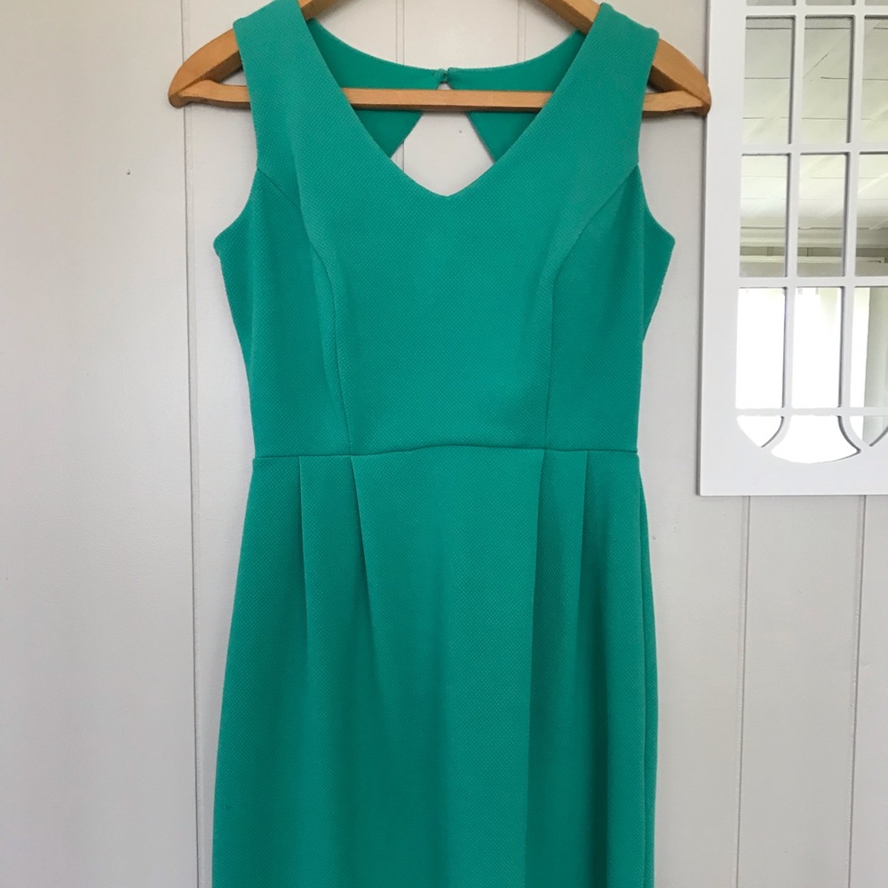 Sleeveless dress